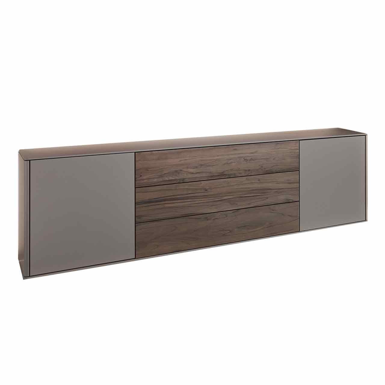 Modernes Lowboard aus massivem Holz, mittig in dunkelbrauner Altholzbuche Uyaa mit edler, sichtbarer Holzmaserung, rechts und links in modernem Lack Sand.