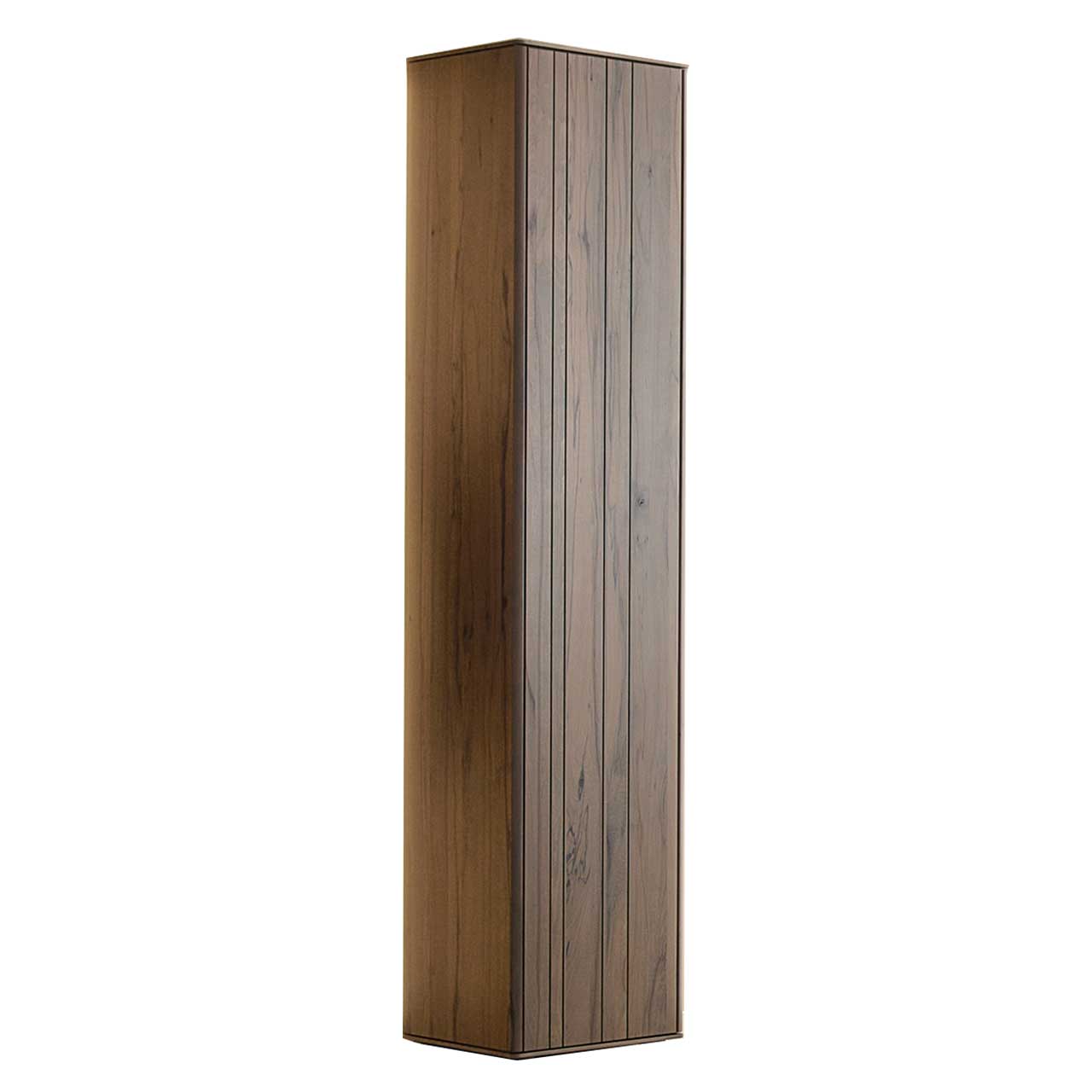 Moderner Hochschrank aus massiver dunkelbrauner Altholzbuche Uyaa - Fronten mit sichtbarer edler Holzmaserung.